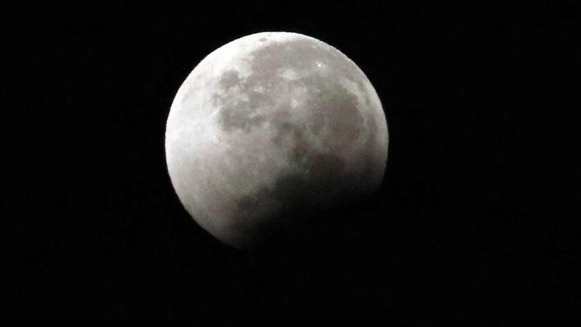 844526_Eclipse Lunar 2021 5_impreso